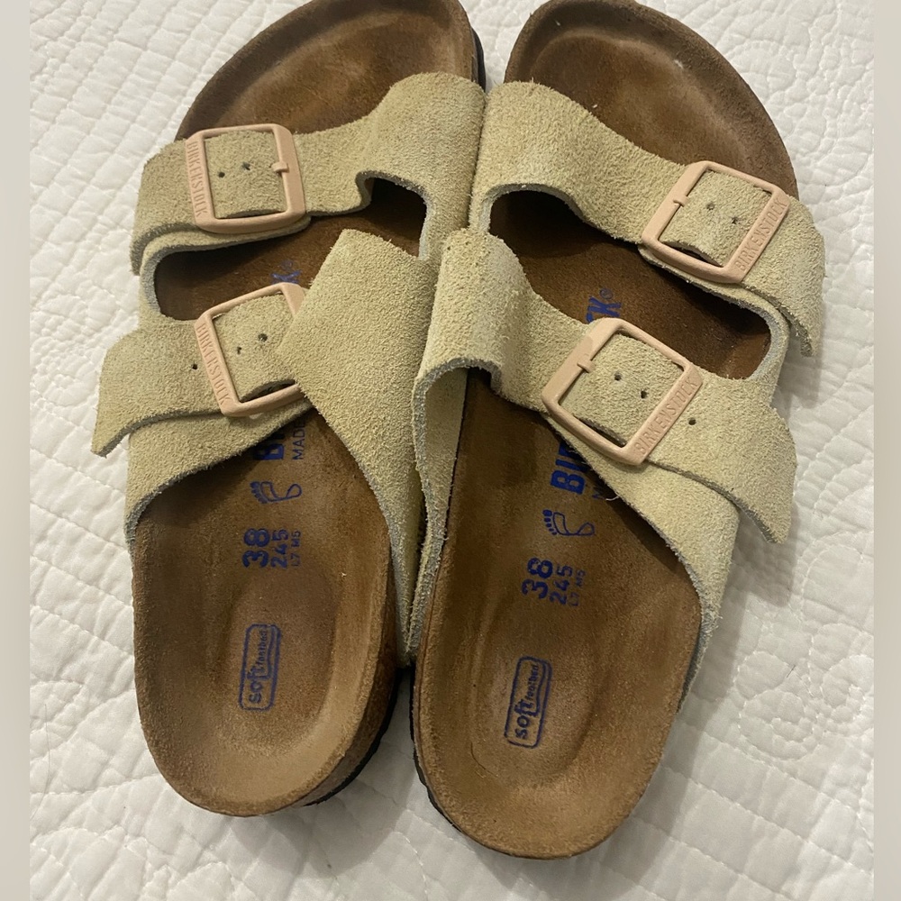Birkenstock Arizona soft footbed sandal- worn once, excellent condition